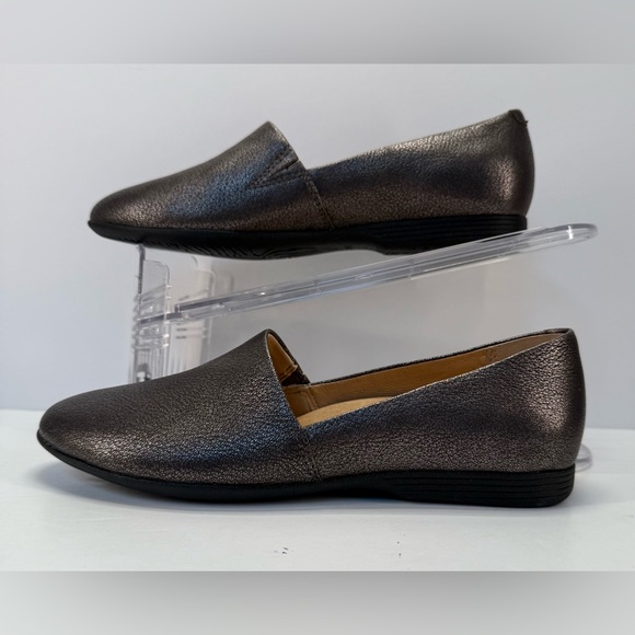 NWT Dansko Larisa women’s slip on Metallic pewter Flats size 6 - Picture 3 of 14